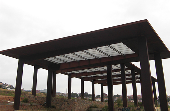estructura de corten instlada