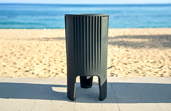 papelera econova gris instalada