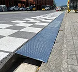 Rampas de accesos abatibles paradas bus y extensiones de aceras
