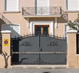 ado puertas forja